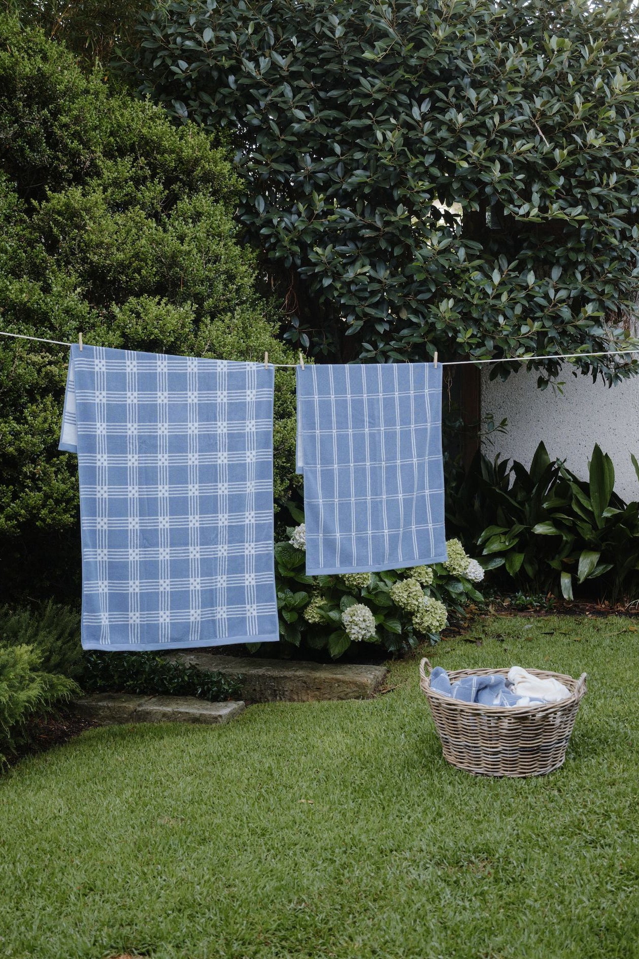 Baina Frisa Pool Towel