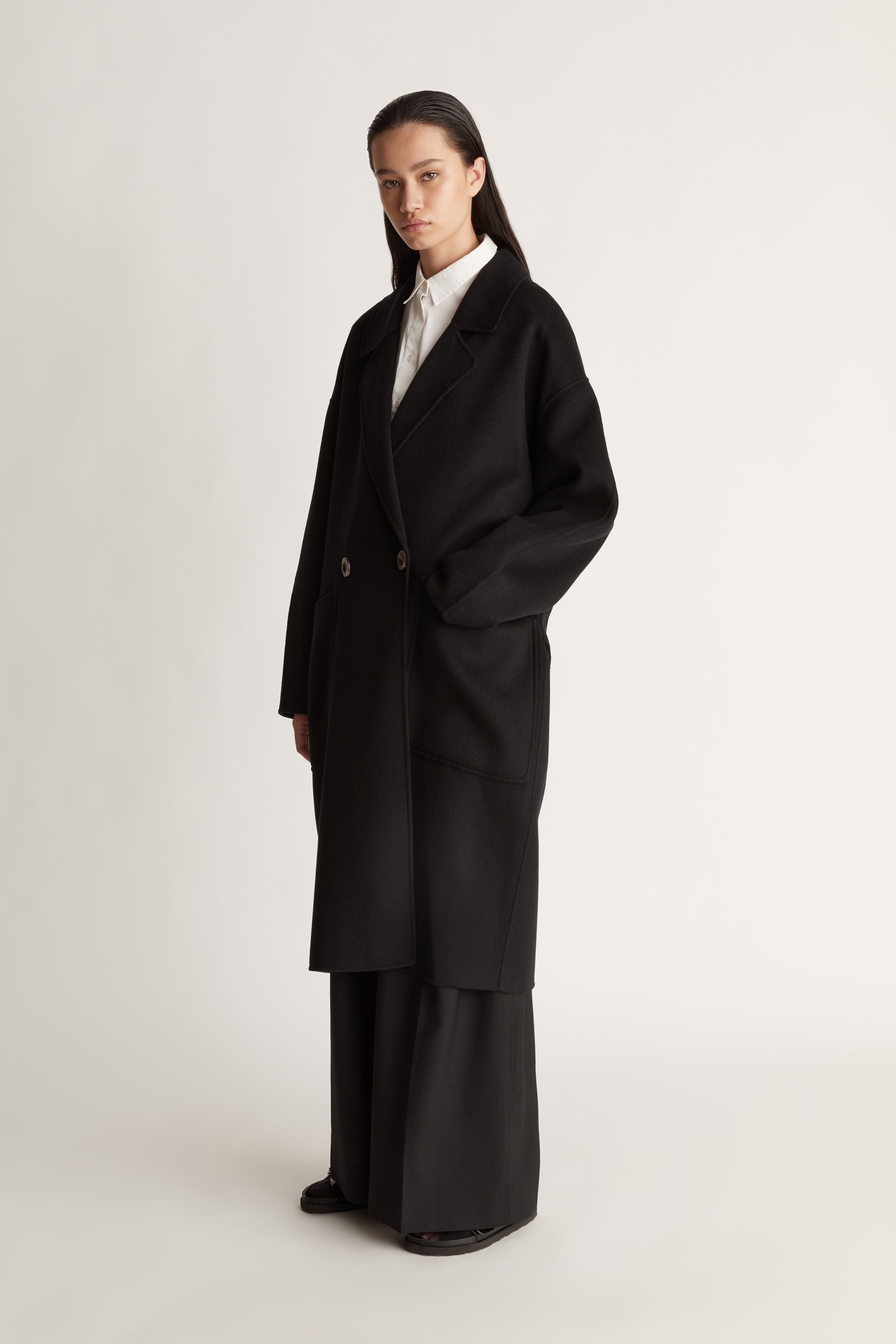 Florentine Cashmere Cocoon Coat Wool and Cashmere Black