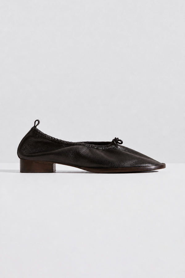 Puntera R Mid in Black