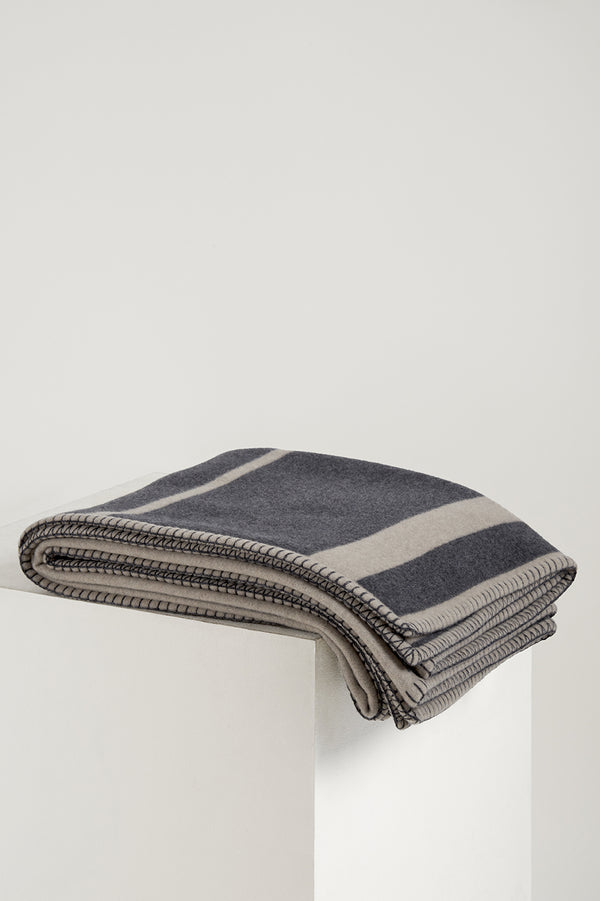 R+D LC2 Jacquard Blanket
