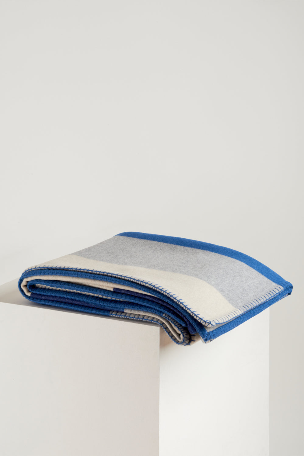 R+D Oran Jacquard Blanket
