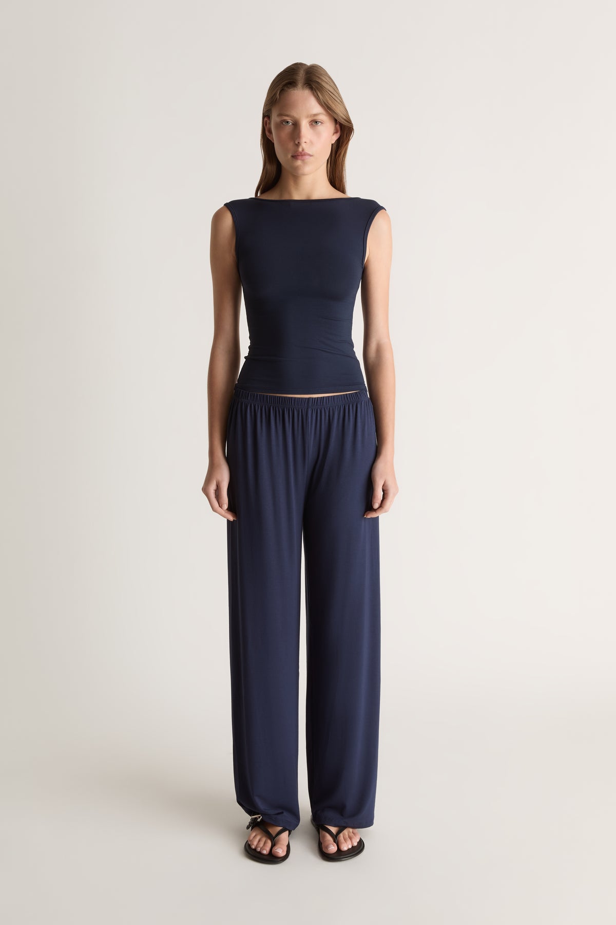 Recline Pant in Navy