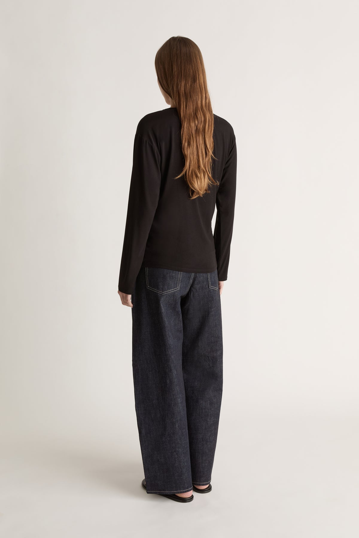 Relaxed Long Sleeve in Black