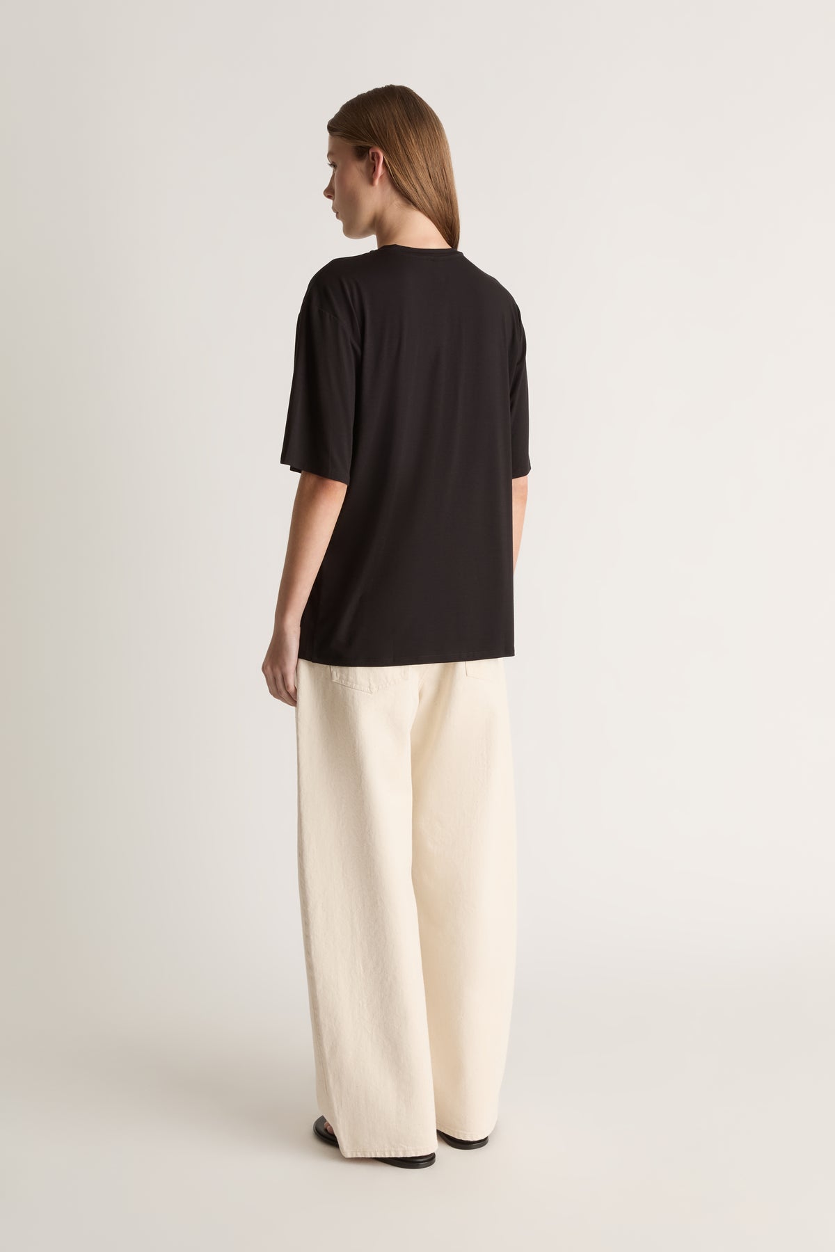 Relaxed Tee in Black