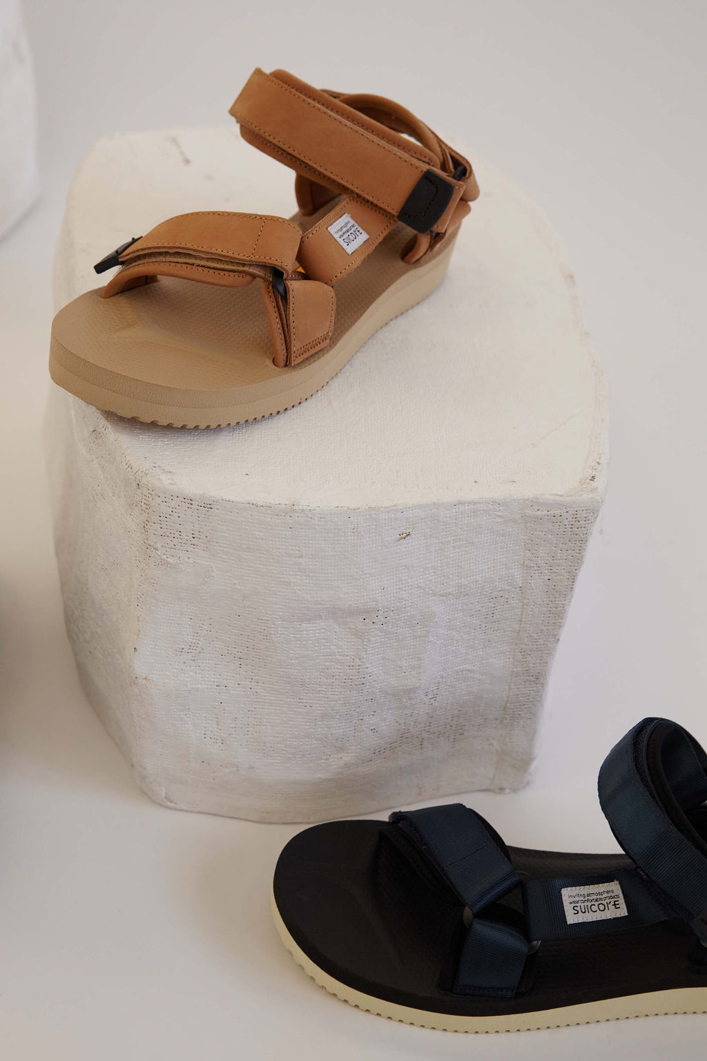 Suicoke sandals beige hot sale